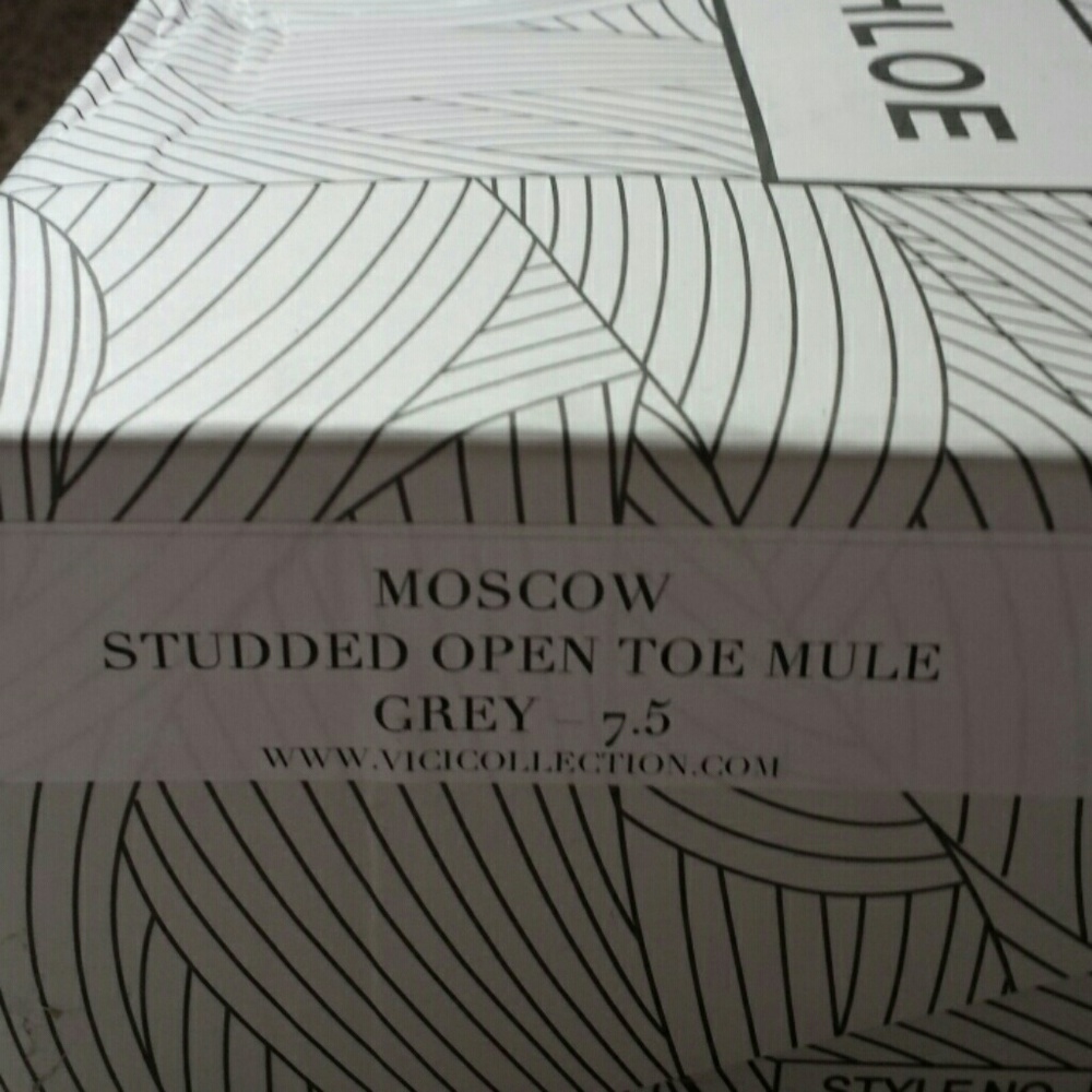 NWT grey faux suede studded mule sandals - Picture 8 of 8